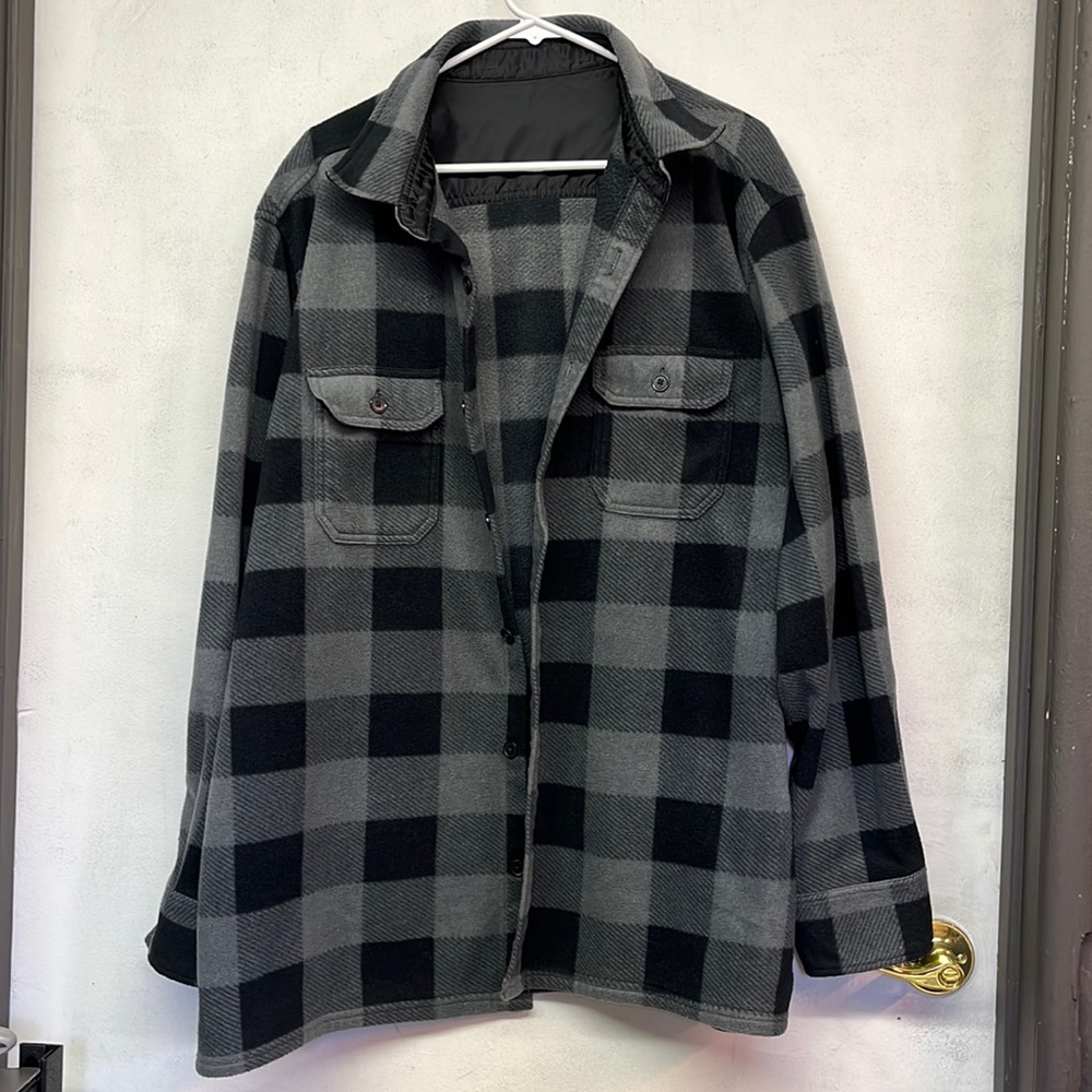 Mens Size XL gray and black Checkered fleece button down sweater